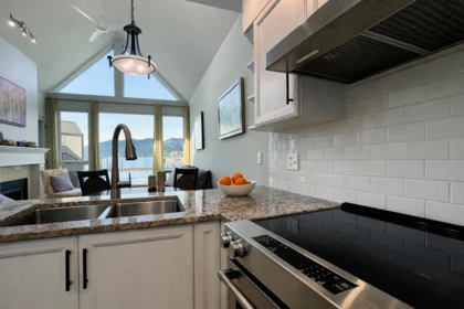 406 378 Esplanade Avenue, Harrison Hot Springs, BC, Harrison Hot Springs — Apartment/Condo for sale