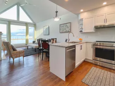 406 378 Esplanade Avenue, Harrison Hot Springs, BC, Harrison Hot Springs — Apartment/Condo for sale