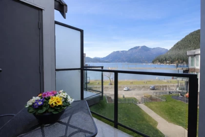 406 378 Esplanade Avenue, Harrison Hot Springs, BC, Harrison Hot Springs — Apartment/Condo for sale
