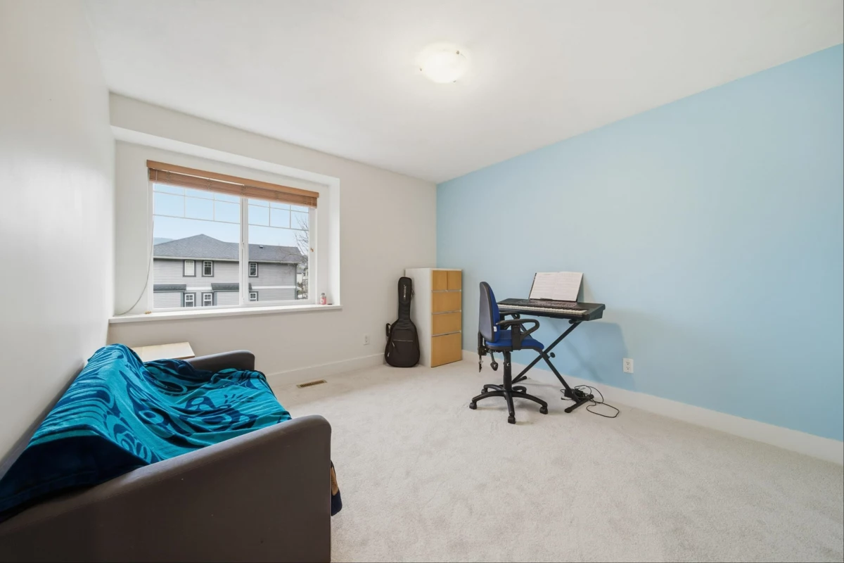 Basement Recreation Room Photo of 10723 239 Street, Maple Ridge, BC