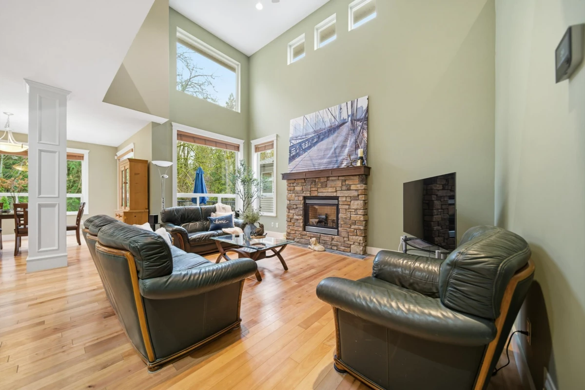 Dining Area Photo of 10723 239 Street, Maple Ridge, BC