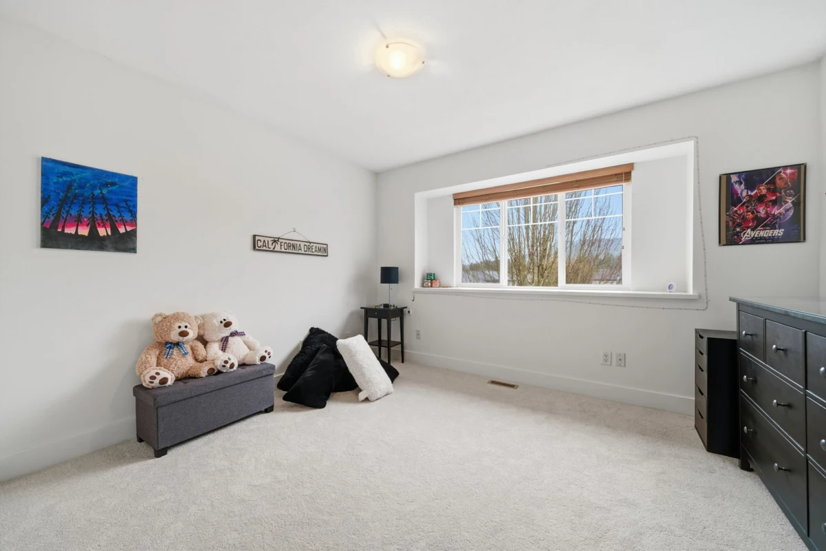 Entry Foyer Photo of 10723 239 Street, Maple Ridge, BC