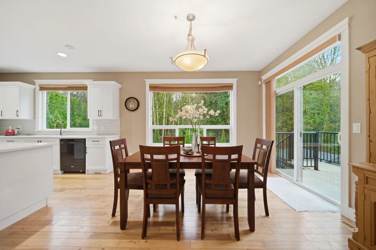 Kitchen Island Photo of 10723 239 Street, Maple Ridge, BC