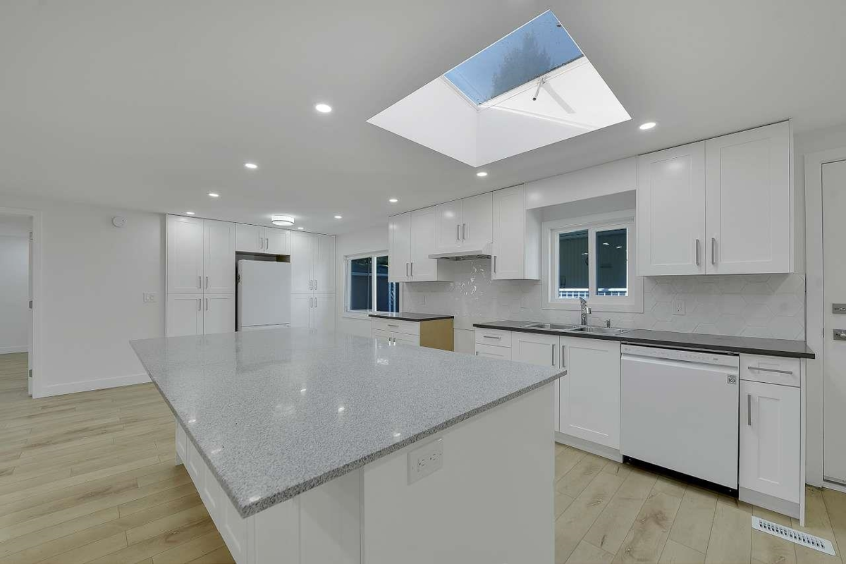 Breakfast Nook Photo of 339 1840 160 Street, Surrey, BC