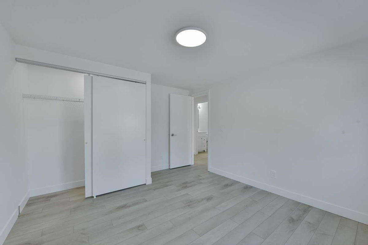 Entry Foyer Photo of 339 1840 160 Street, Surrey, BC