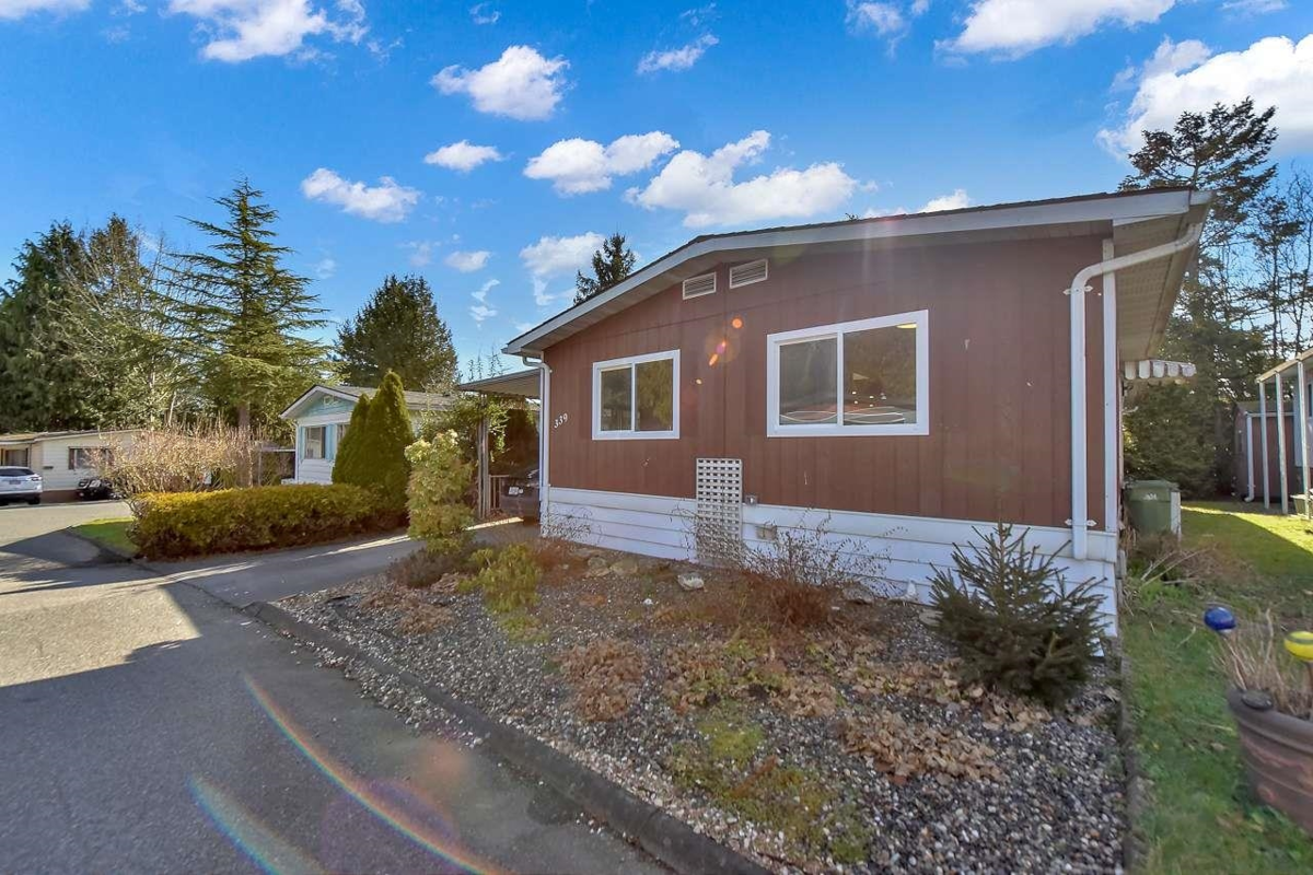 Family Room Photo of 339 1840 160 Street, Surrey, BC