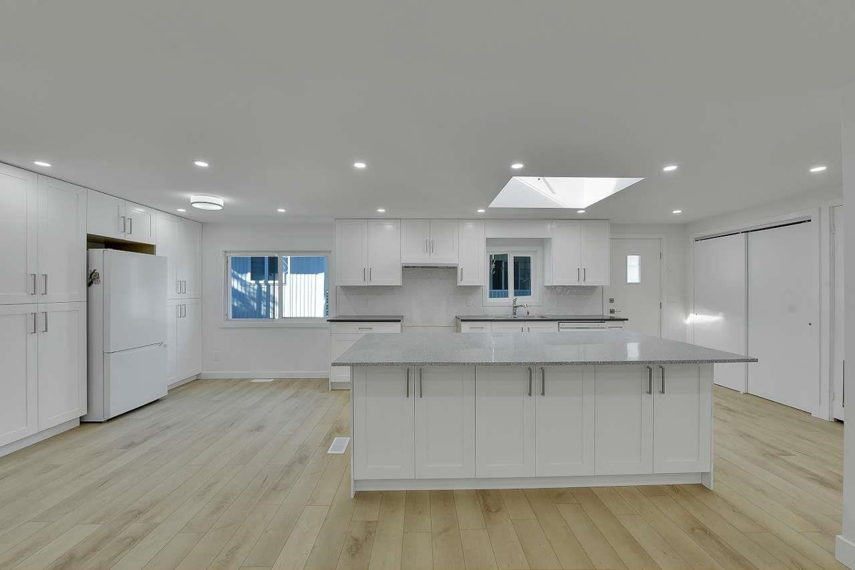 Kitchen Photo of 339 1840 160 Street, Surrey, BC