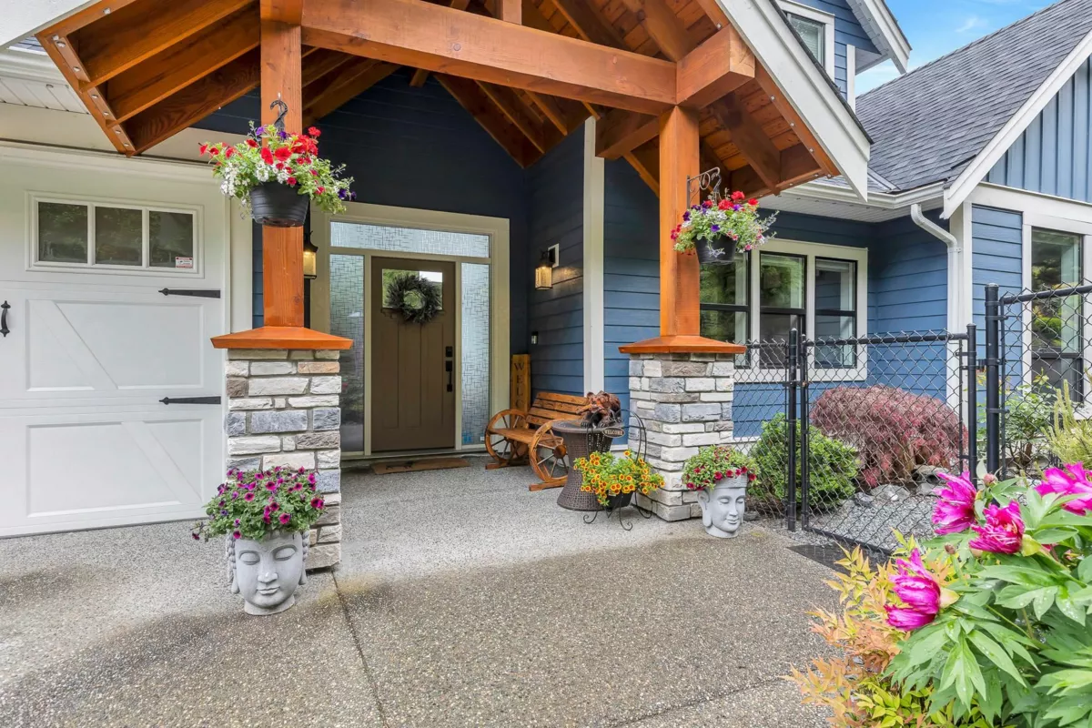 Kitchen Island Photo of 10 7854 Brookwood Place, Chilliwack, BC