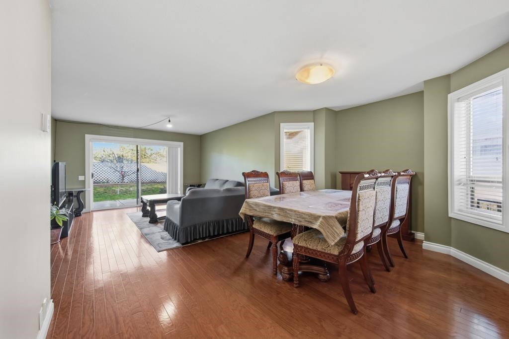 Entry Foyer Photo of 4 31406 Upper Maclure Road, Abbotsford, BC