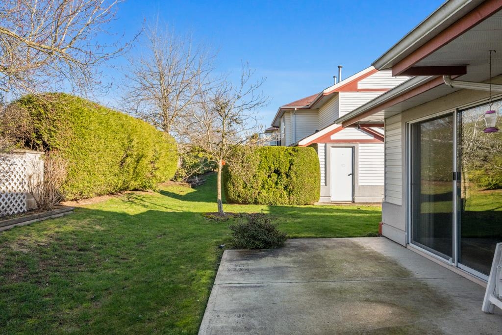 Kitchen Island Photo of 4 31406 Upper Maclure Road, Abbotsford, BC
