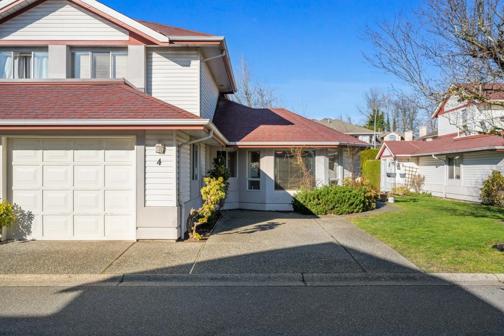 Living Room Photo of 4 31406 Upper Maclure Road, Abbotsford, BC