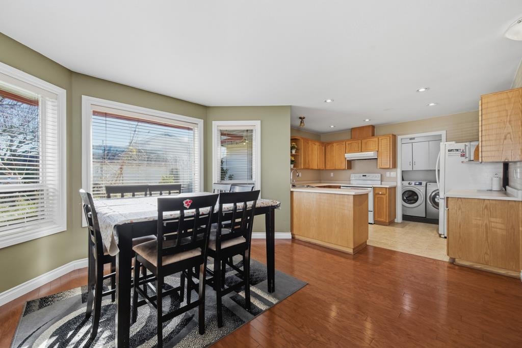 Primary Bathroom Photo of 4 31406 Upper Maclure Road, Abbotsford, BC