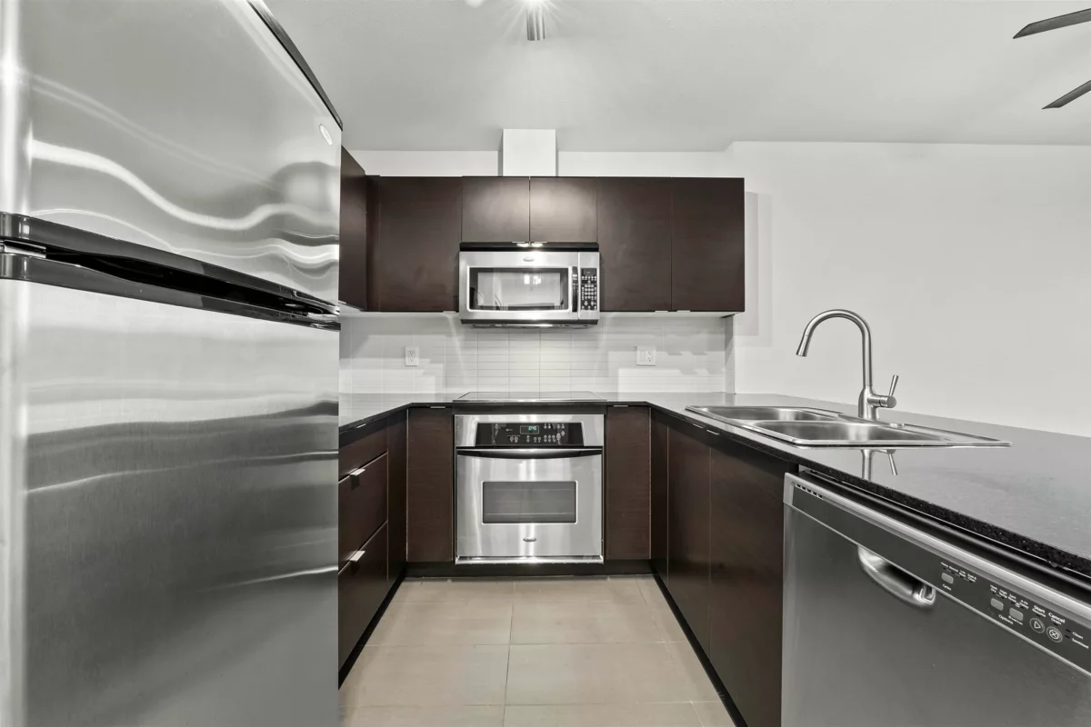Kitchen Island Photo of 903 4182 Dawson Street, Burnaby, BC