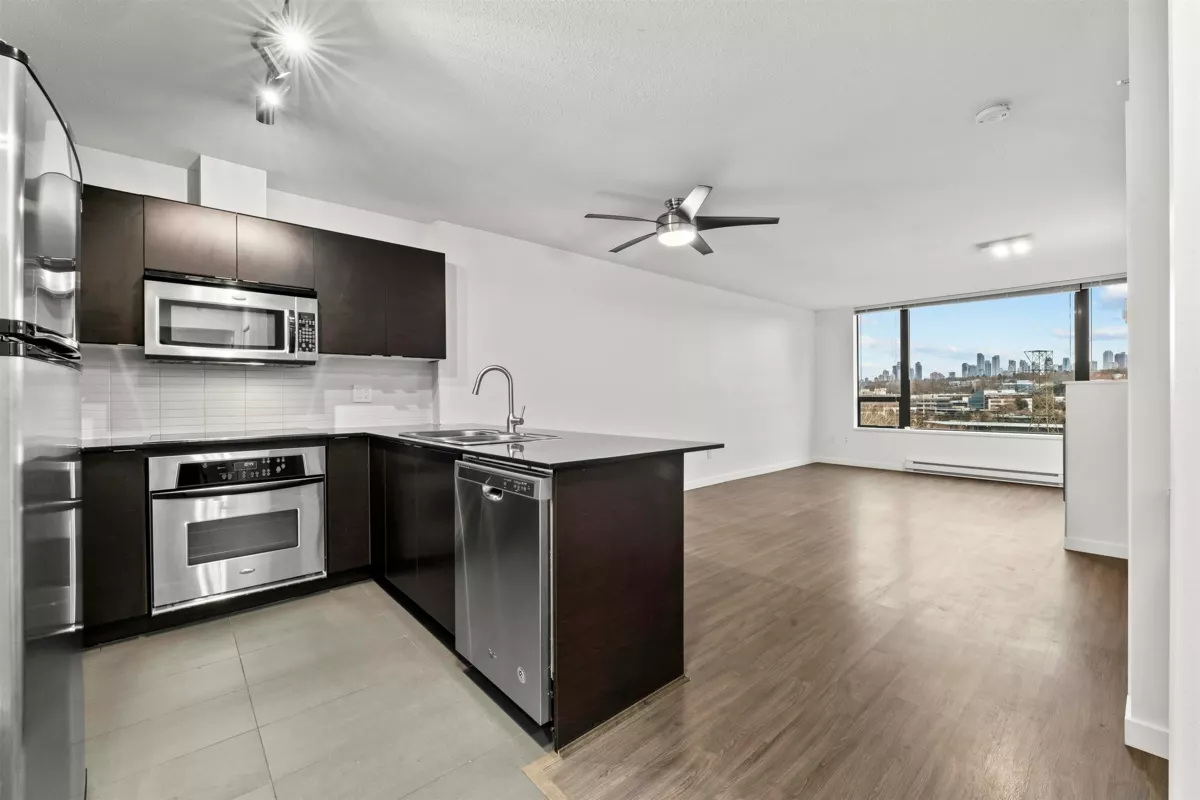 Kitchen Photo of 903 4182 Dawson Street, Burnaby, BC