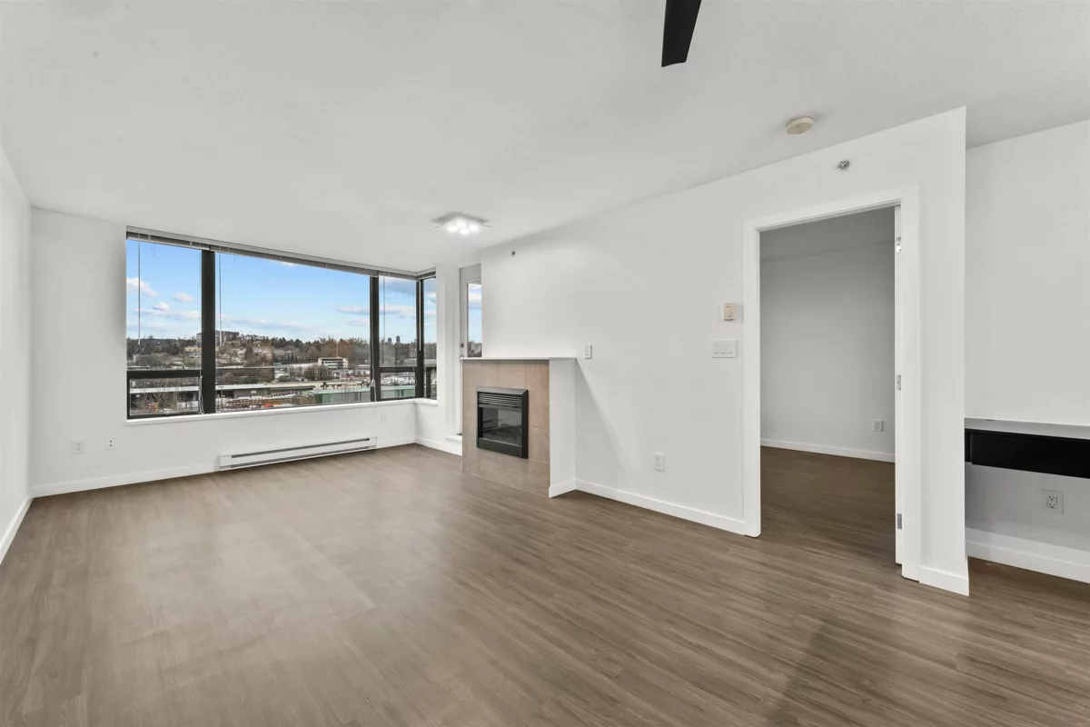 Walk-In Closet Photo of 903 4182 Dawson Street, Burnaby, BC