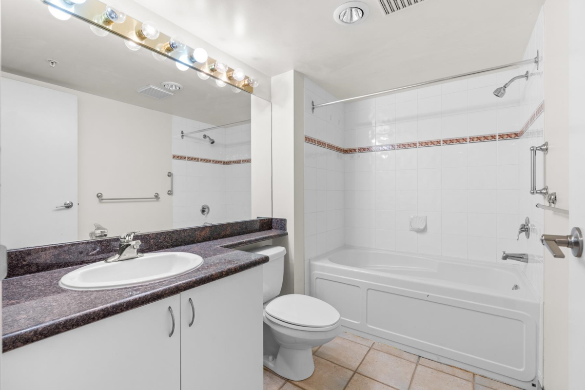 Walk-In Closet Photo of 1605 6611 Cooney Road, Richmond, BC