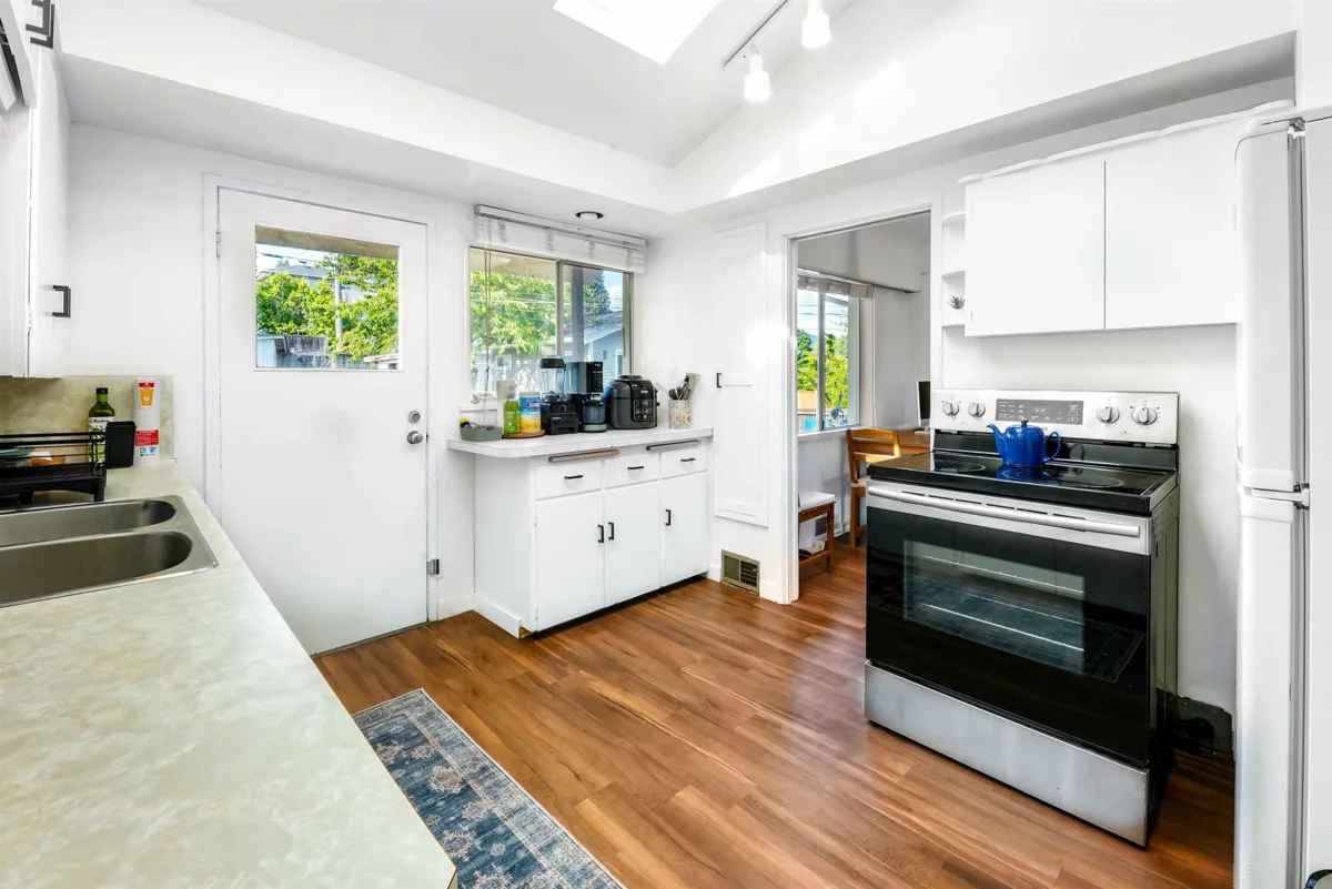 Bedroom 3 Photo of 822 E 4th Street, North Vancouver, BC