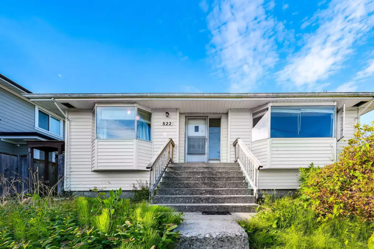 Kitchen Photo of 822 E 4th Street, North Vancouver, BC