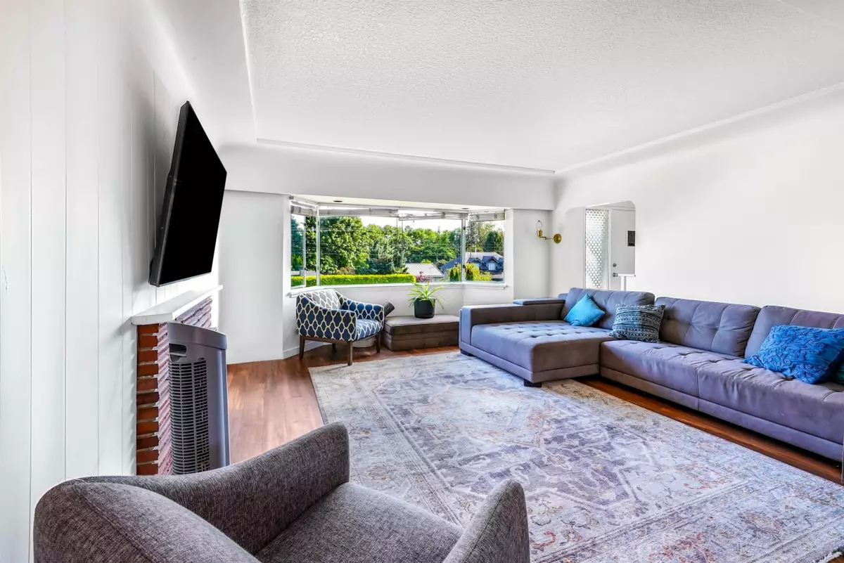 Primary Bedroom Photo of 822 E 4th Street, North Vancouver, BC