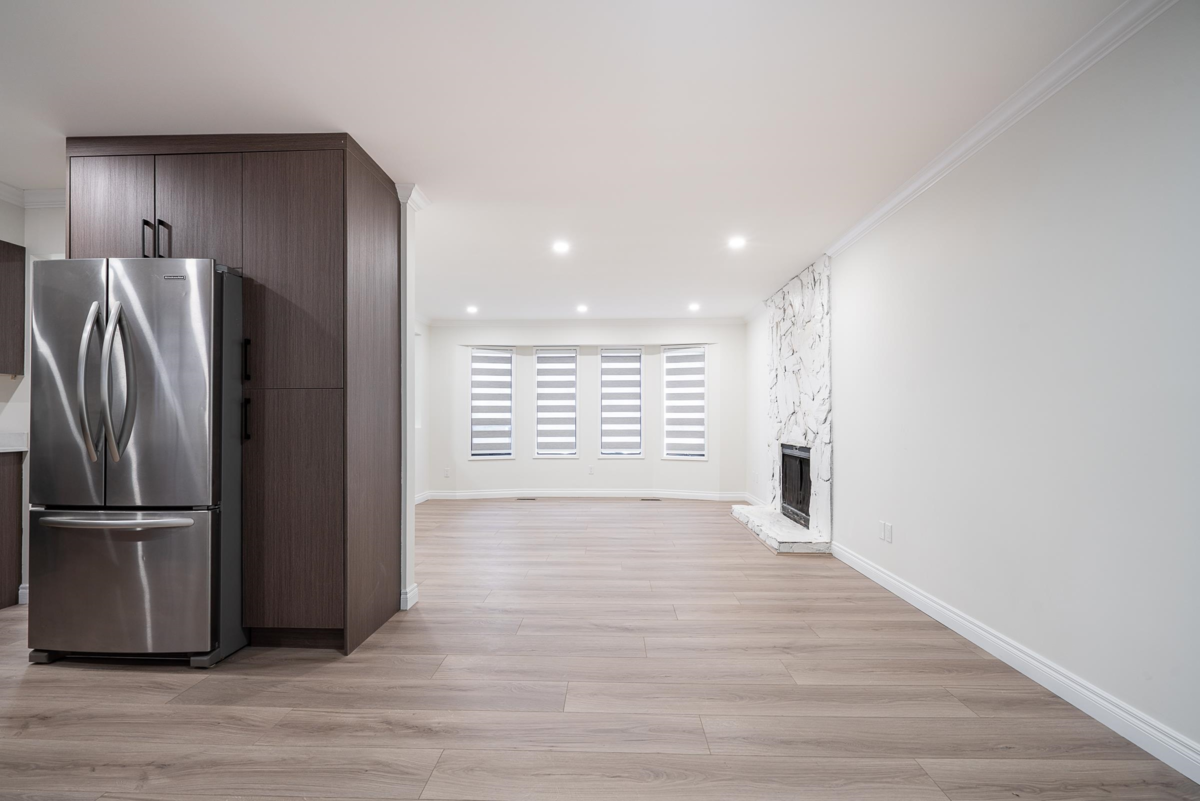 Breakfast Nook Photo of 3640 Old Clayburn Road, Abbotsford, BC