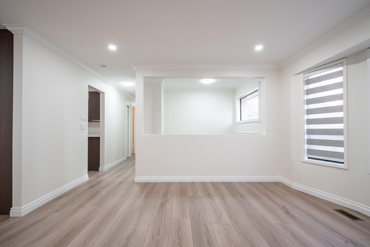 Dining Area Photo of 3640 Old Clayburn Road, Abbotsford, BC