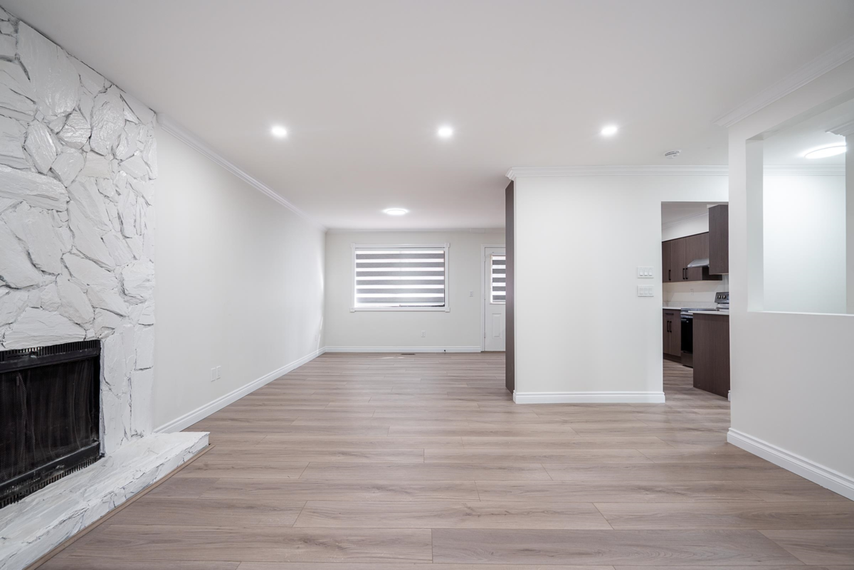 Kitchen Photo of 3640 Old Clayburn Road, Abbotsford, BC