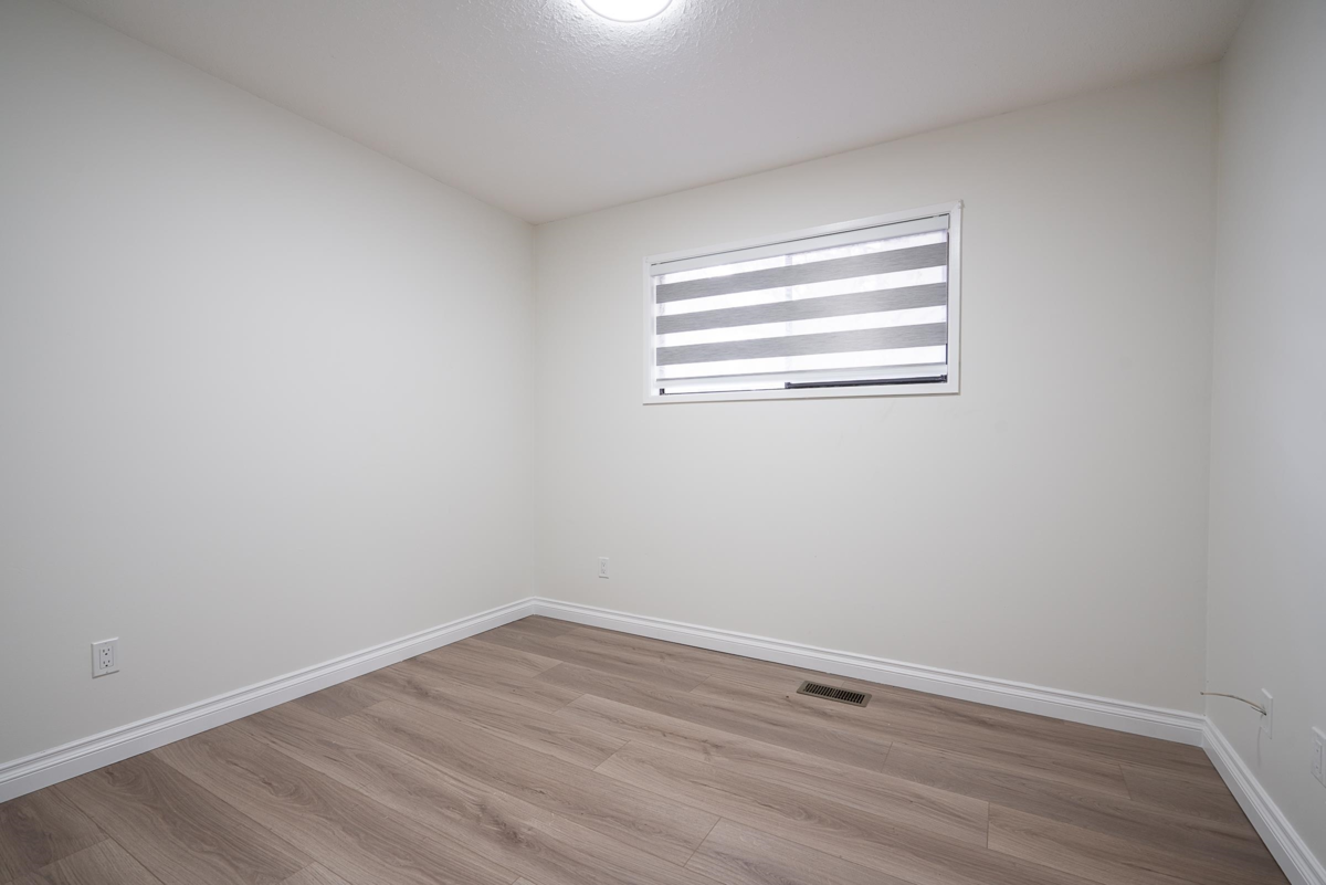 Powder Room Photo of 3640 Old Clayburn Road, Abbotsford, BC