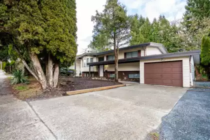 3640 Old Clayburn Road, Abbotsford, BC, Abbotsford East — 6 bed single family residence for sale