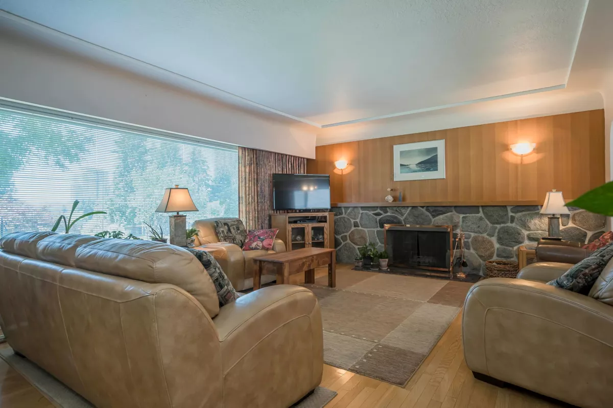 Dining Area Photo of 541 Cochrane Avenue, Coquitlam, BC