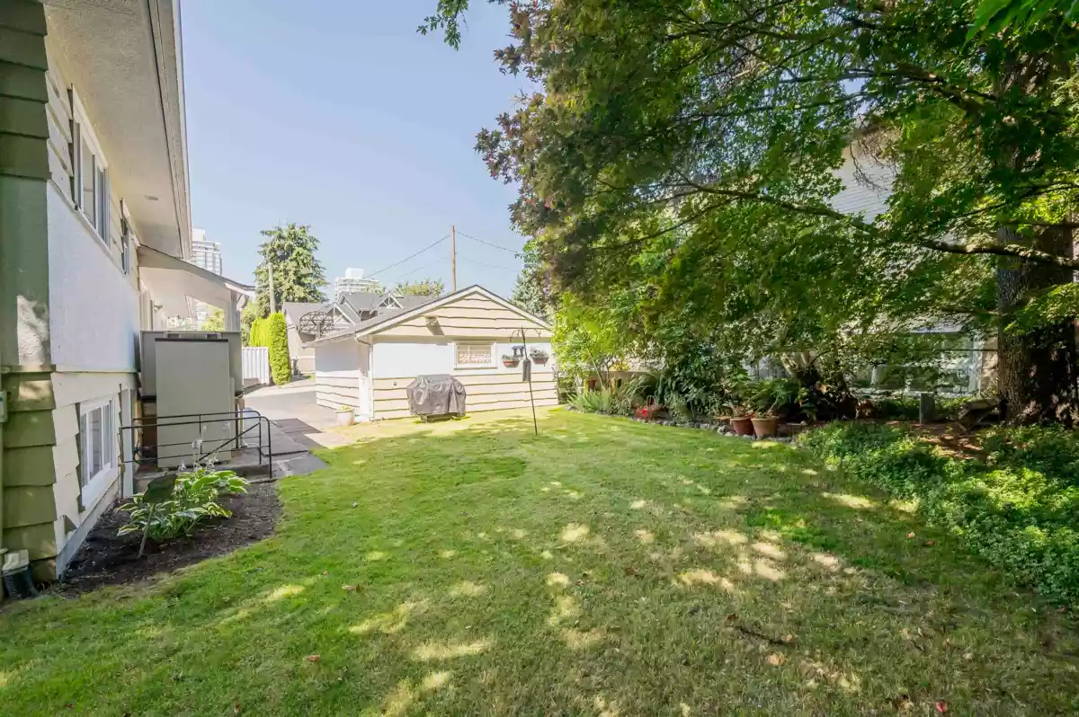 Garage Interior Photo of 541 Cochrane Avenue, Coquitlam, BC