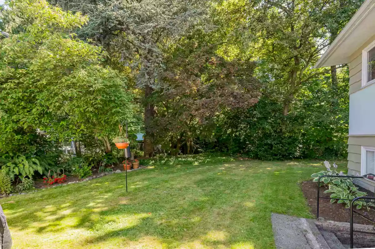 Hallway Photo of 541 Cochrane Avenue, Coquitlam, BC