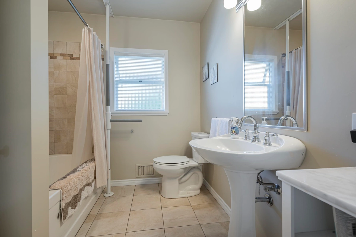 Powder Room Photo of 541 Cochrane Avenue, Coquitlam, BC