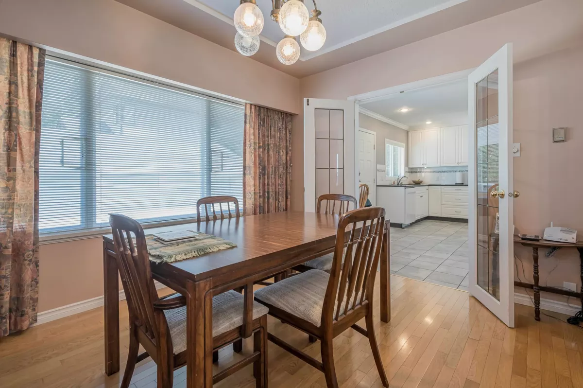 Walk-In Closet Photo of 541 Cochrane Avenue, Coquitlam, BC