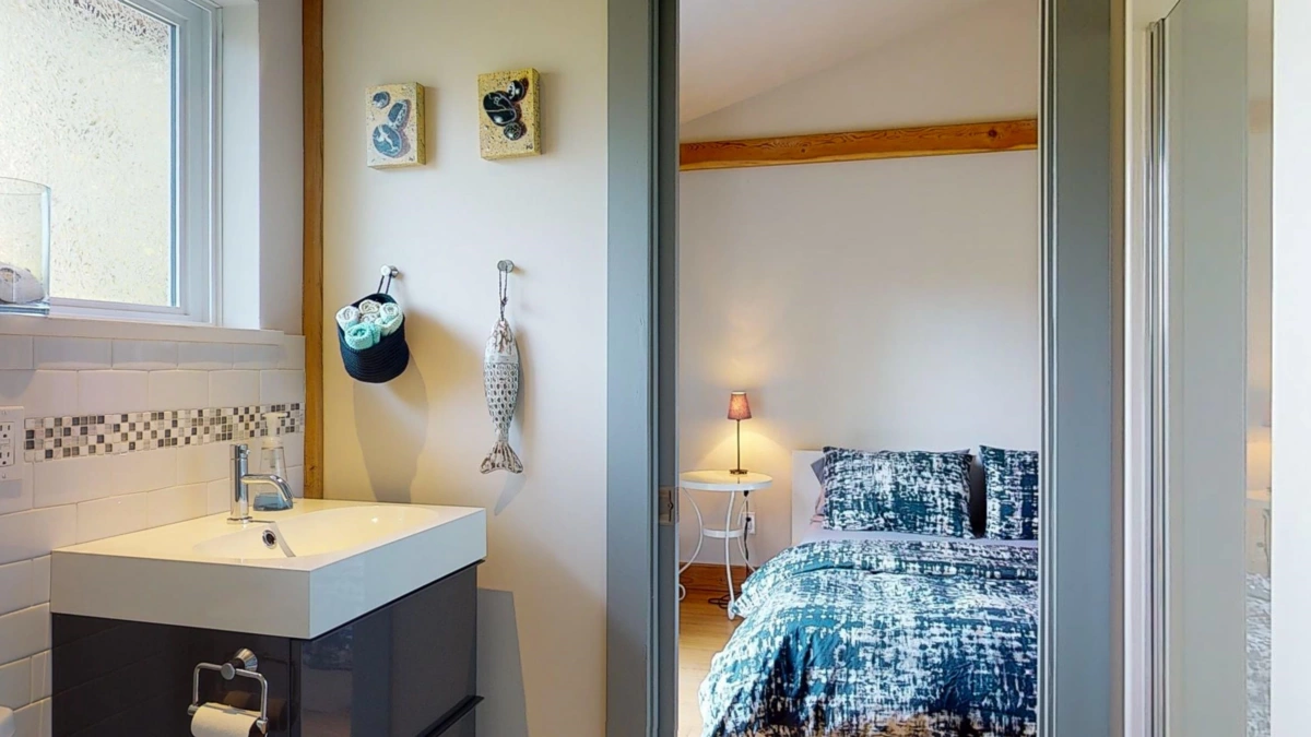 Basement Recreation Room Photo of 12899 Sunshine Coast Highway, Madeira Park, BC