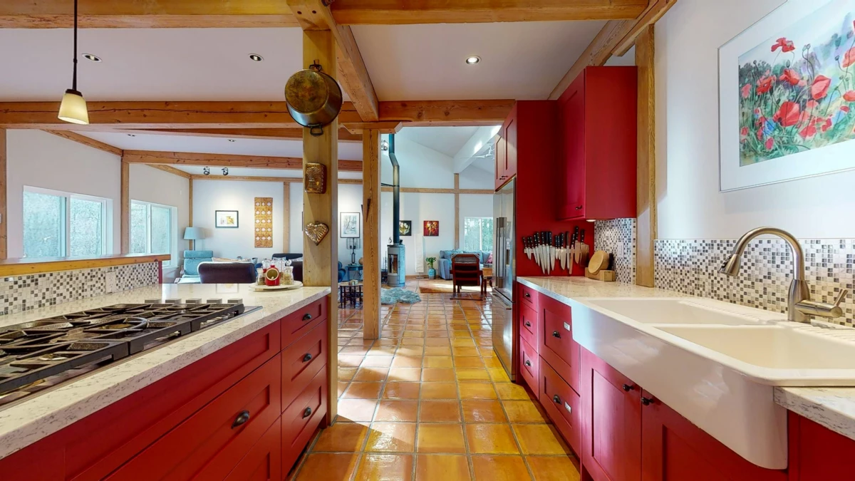 Kitchen Photo of 12899 Sunshine Coast Highway, Madeira Park, BC