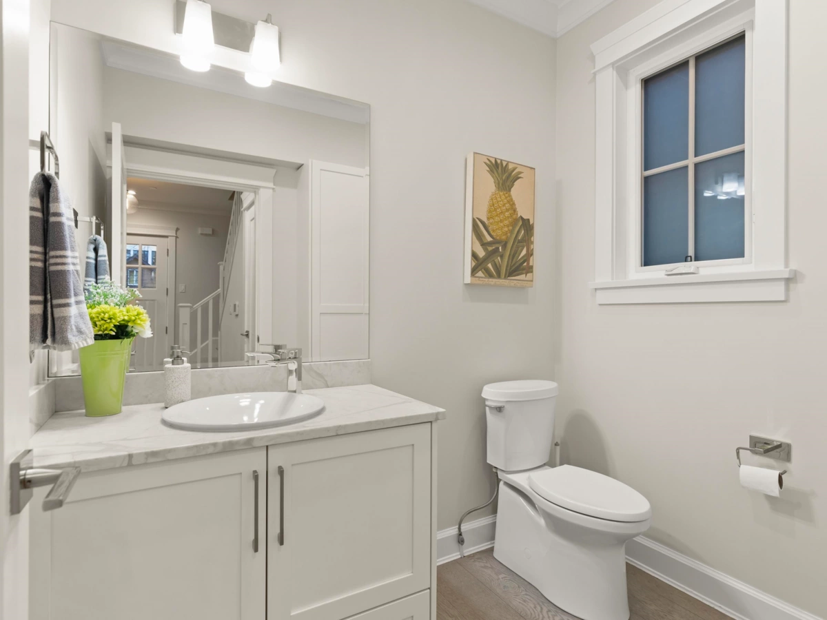 Front Yard Photo of 554 E 10th Avenue, Vancouver, BC