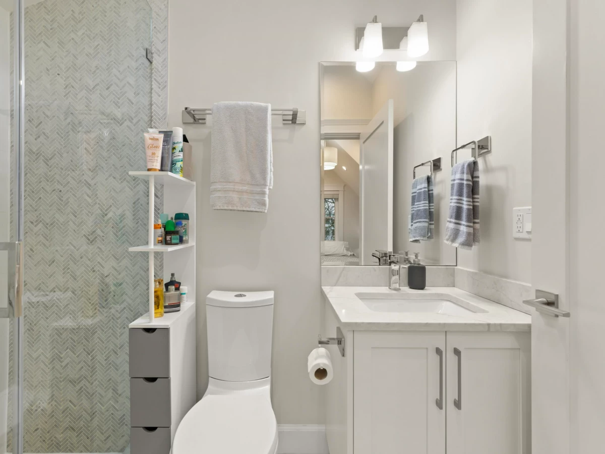 Hallway Photo of 554 E 10th Avenue, Vancouver, BC