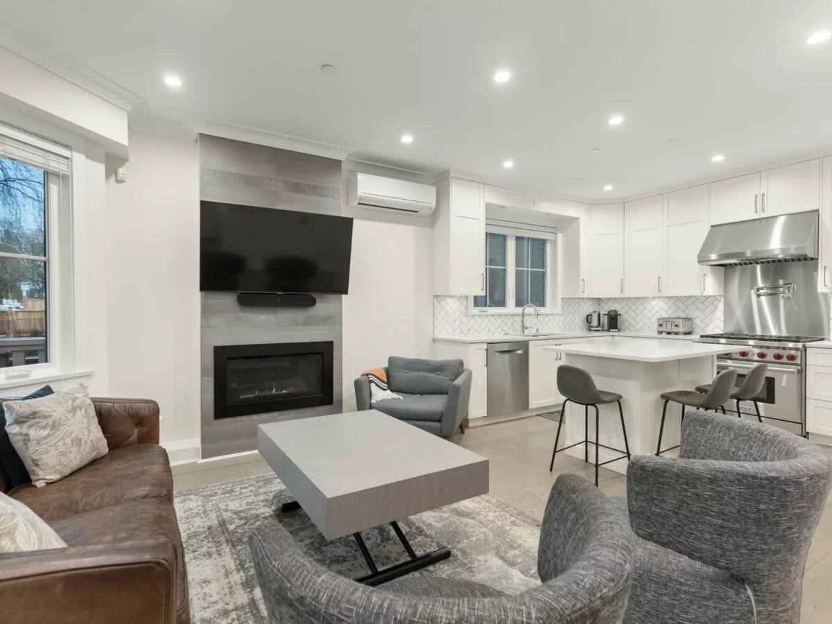 Kitchen Island Photo of 554 E 10th Avenue, Vancouver, BC