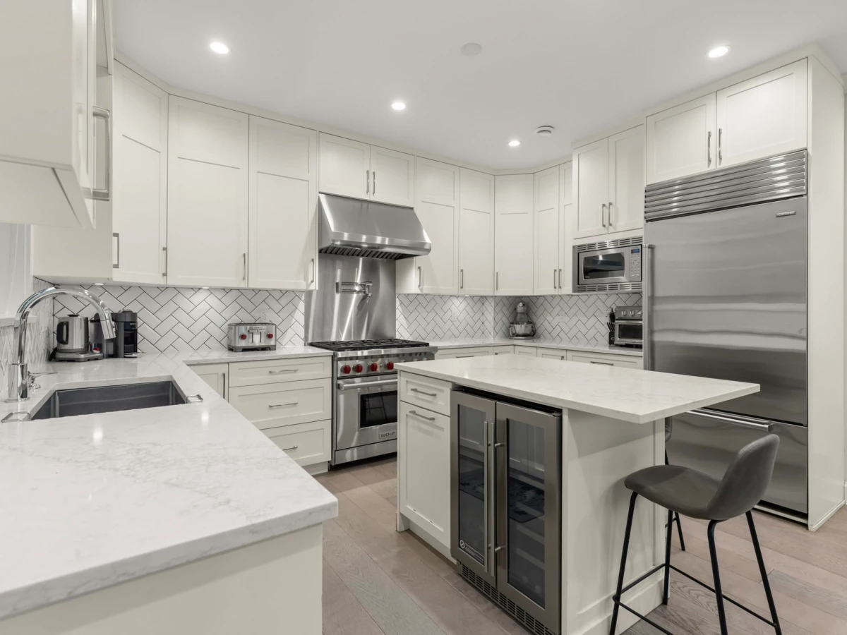 Walk-In Closet Photo of 554 E 10th Avenue, Vancouver, BC