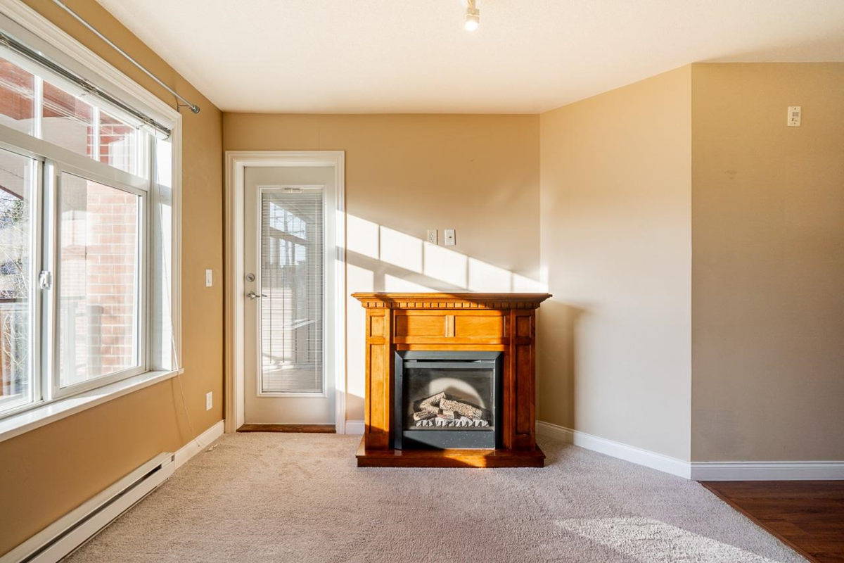Breakfast Nook Photo of 219 5516 198 Street, Langley, BC