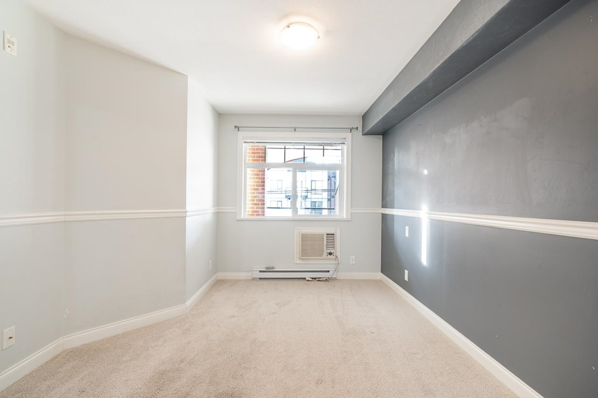 Entry Foyer Photo of 219 5516 198 Street, Langley, BC