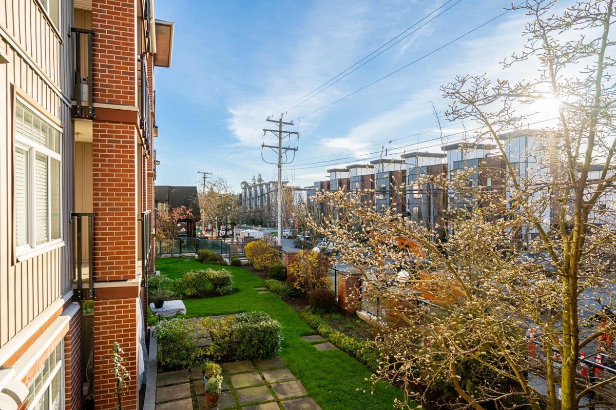 Garden / Landscaping Photo of 219 5516 198 Street, Langley, BC