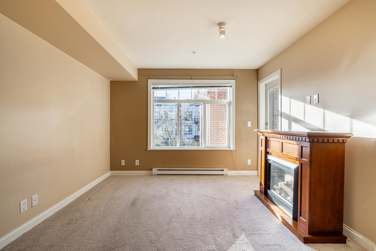 Kitchen Photo of 219 5516 198 Street, Langley, BC