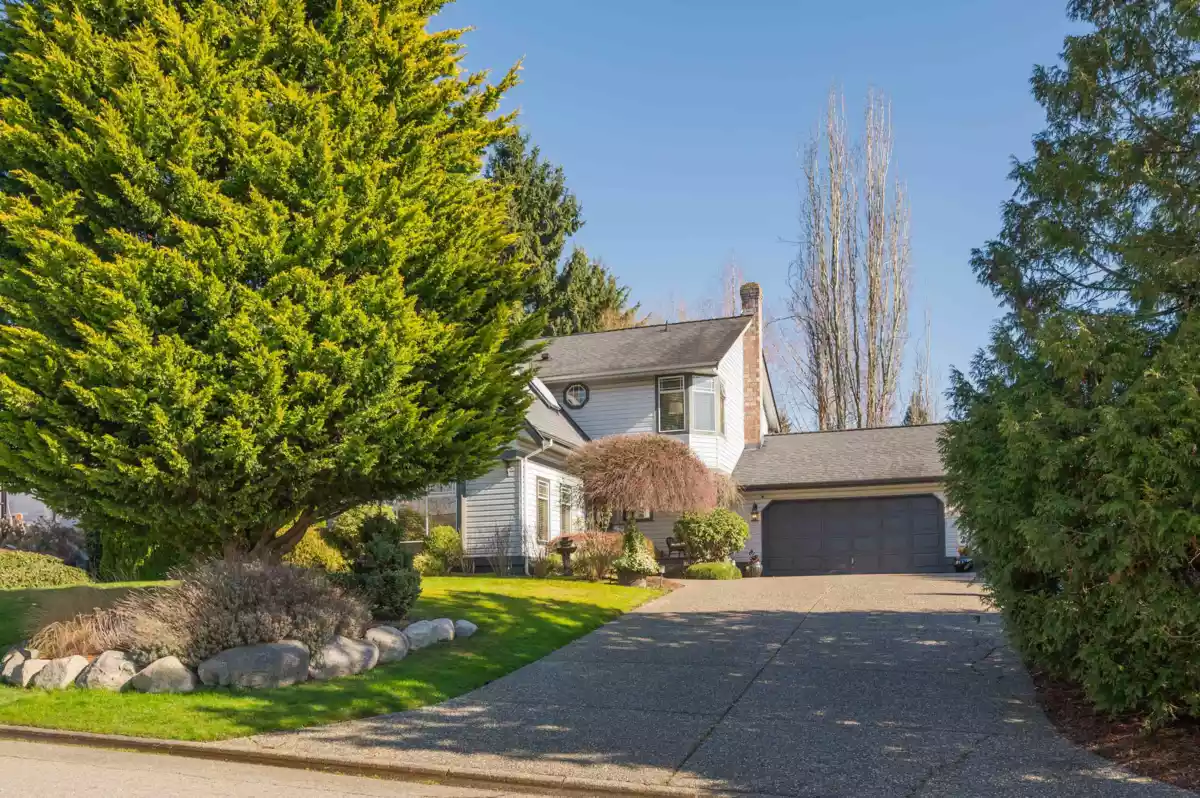 Family Room Photo of 5532 181a Street, Surrey, BC