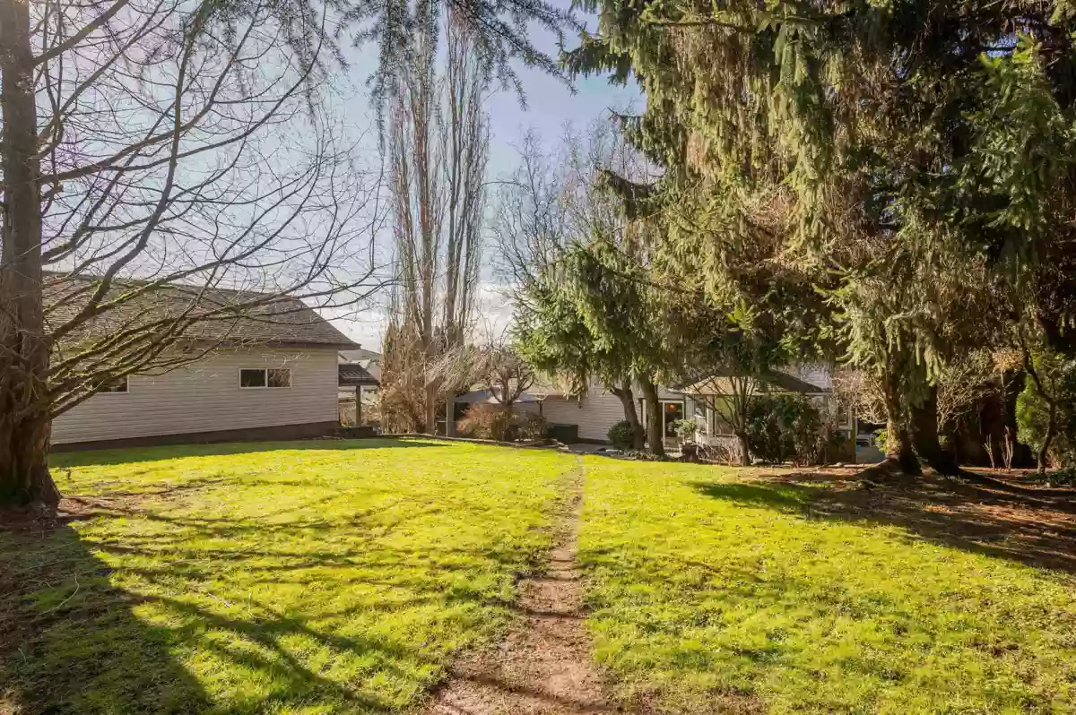 Fitness Center Photo Near 5532 181a Street, Surrey, BC