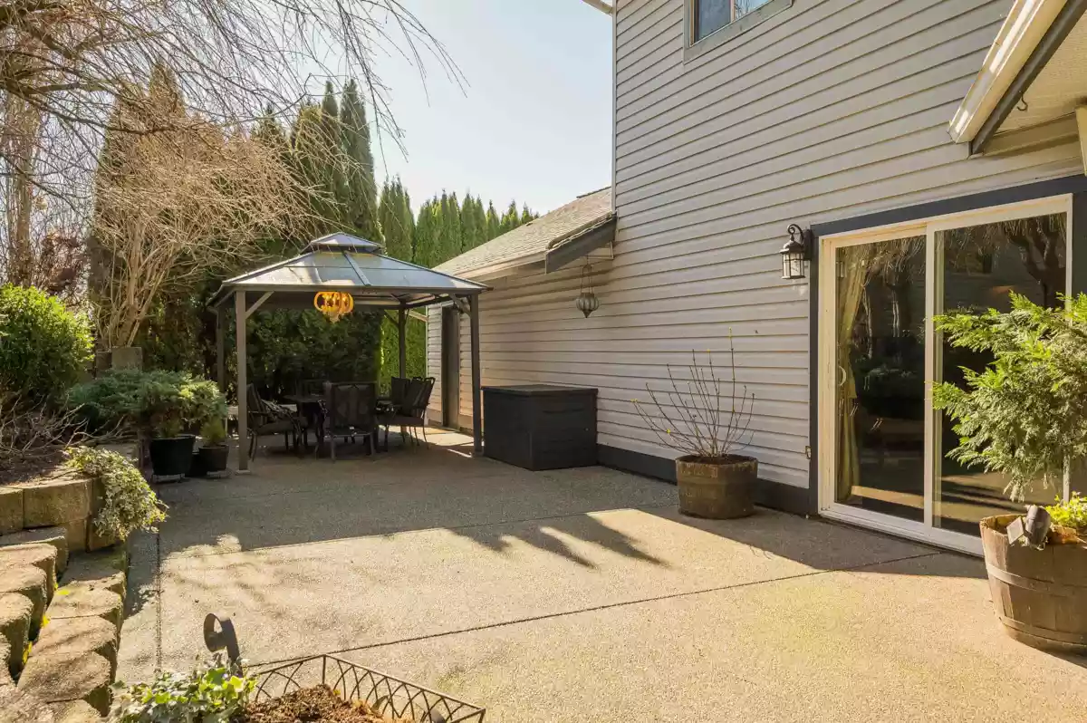 Hot Tub / Spa Photo of 5532 181a Street, Surrey, BC