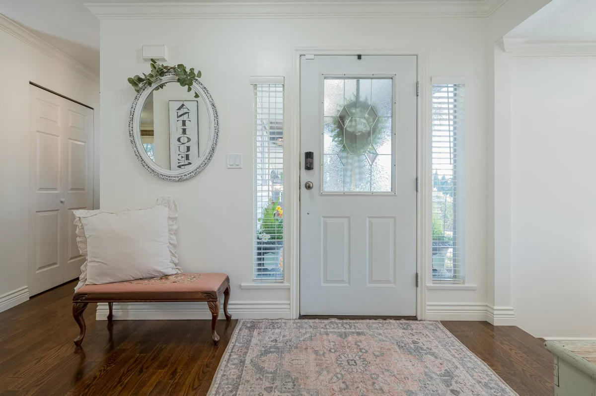 Kitchen Island Photo of 5532 181a Street, Surrey, BC