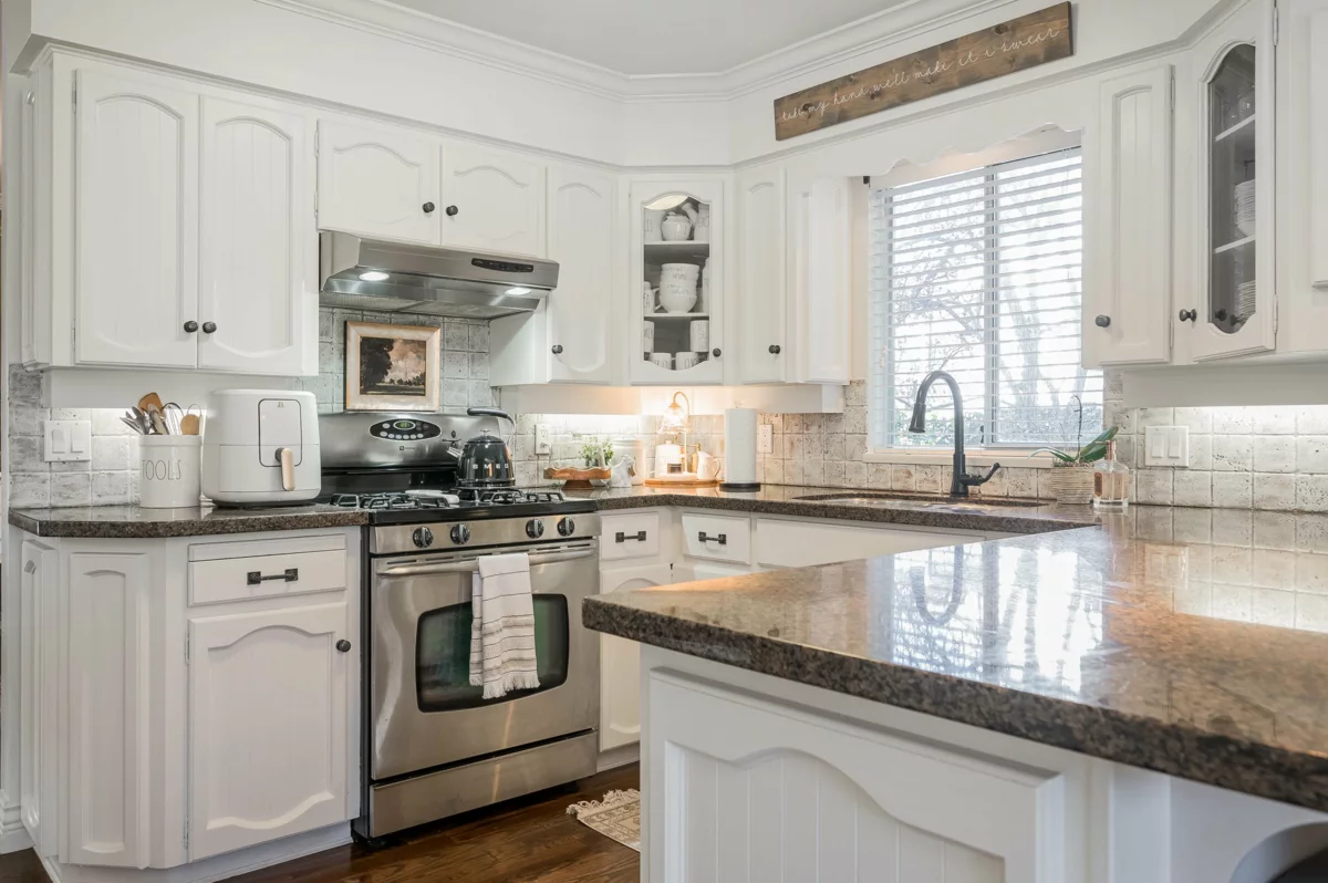 Walk-In Closet Photo of 5532 181a Street, Surrey, BC