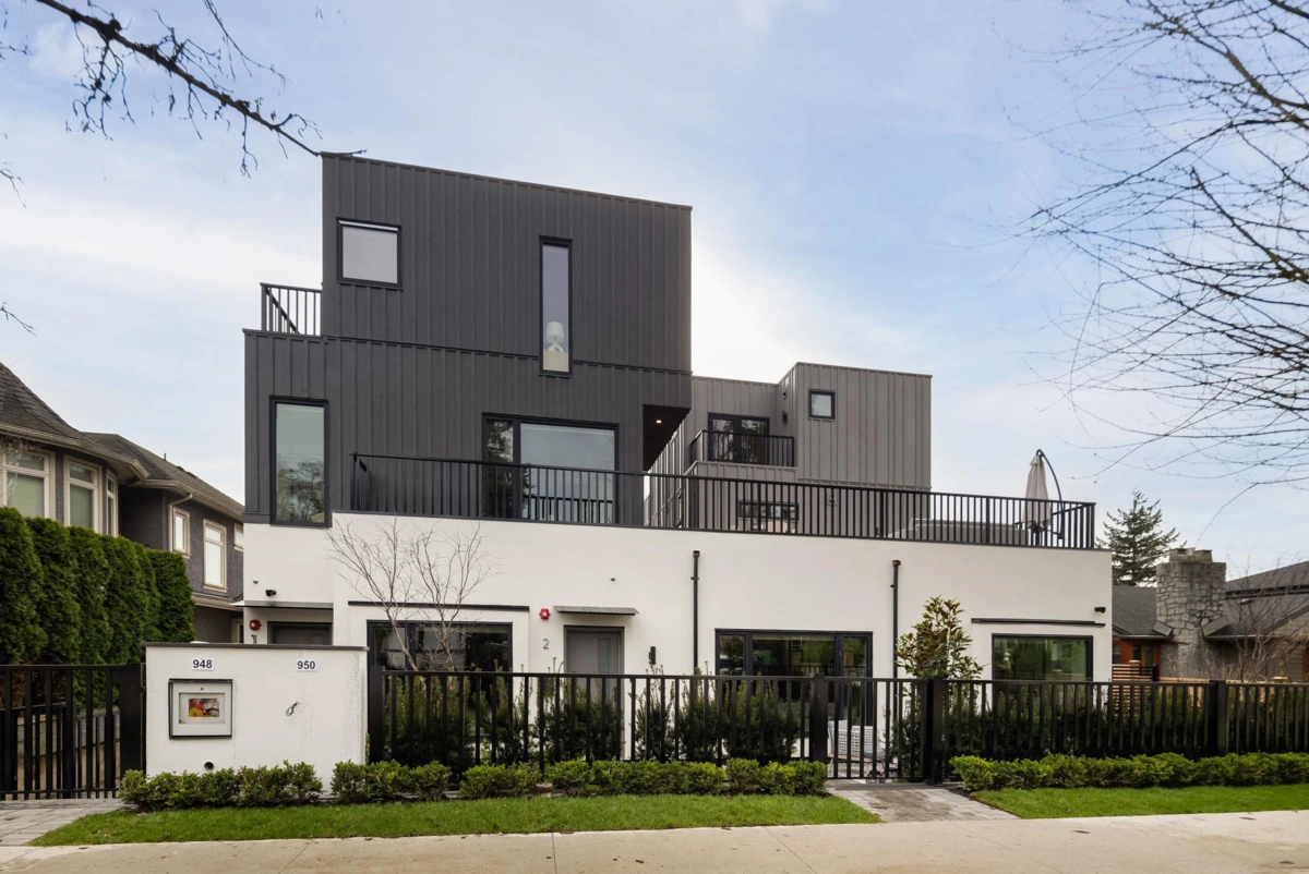 Exterior Rear Photo of 4 950 W 57th Avenue, Vancouver, BC