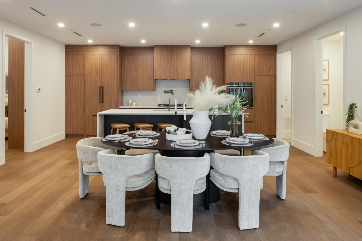 Family Room Photo of 4 950 W 57th Avenue, Vancouver, BC